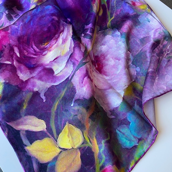 Silk printed scarf - Picture 6 of 6